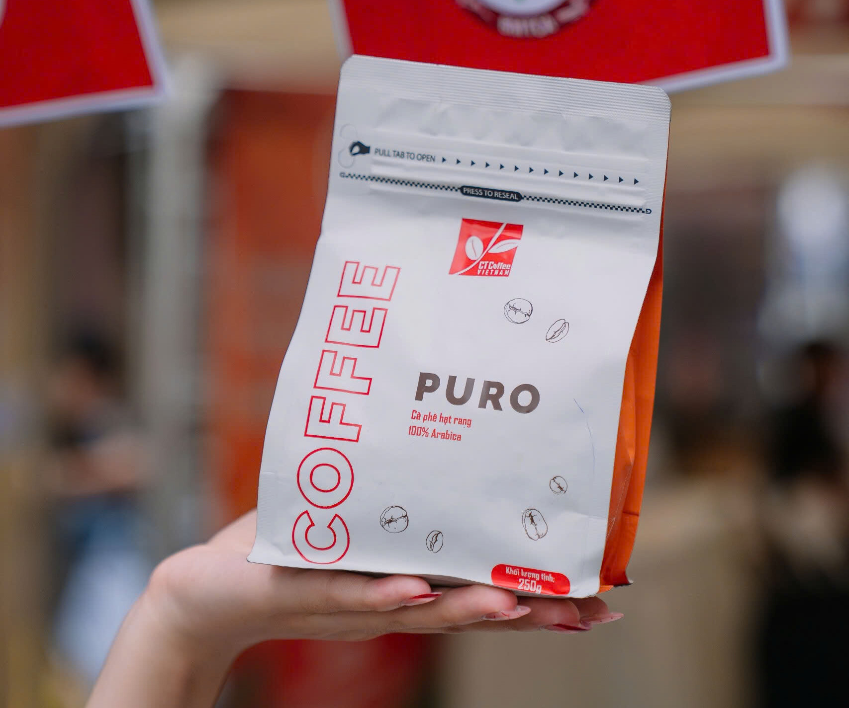 Cà phê hạt rang coffee&tea mang với tại lễ hội cà phê Việt Trung