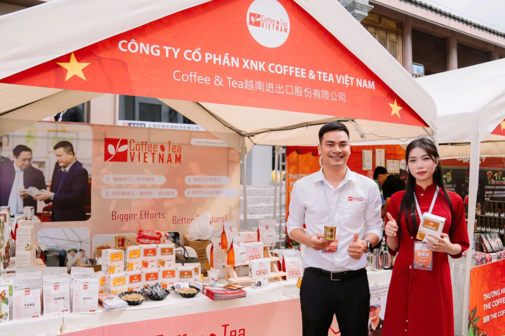 Hình ảnh gian hàng của Coffee&Tea tại lễ hội cà phê Việt Trung